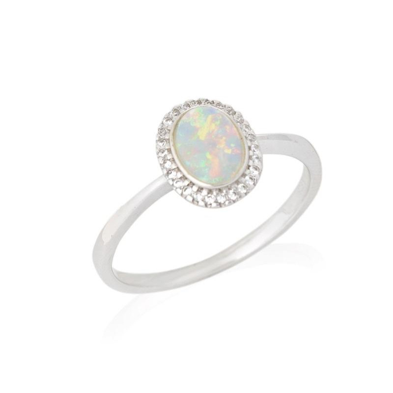 Anello opale ovale e zirconio — per preservare l'intrigo