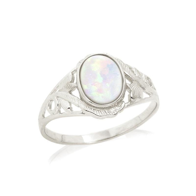 Anello opale bianco australiano ovale — per custodire la purezza