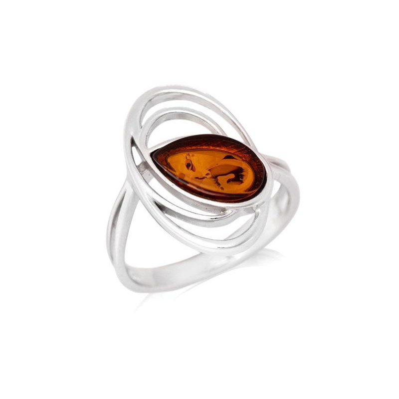 Anello ovale — goccia di ambra cognac — per portare un ricordo dolce