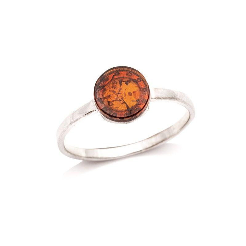 Anello ambra cognac — per custodire i ricordi
