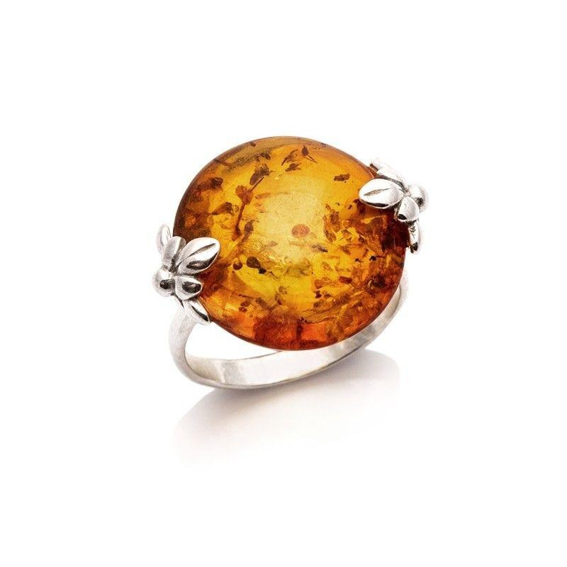 Anello pietra tonda ambra cognac — per raccontare storie