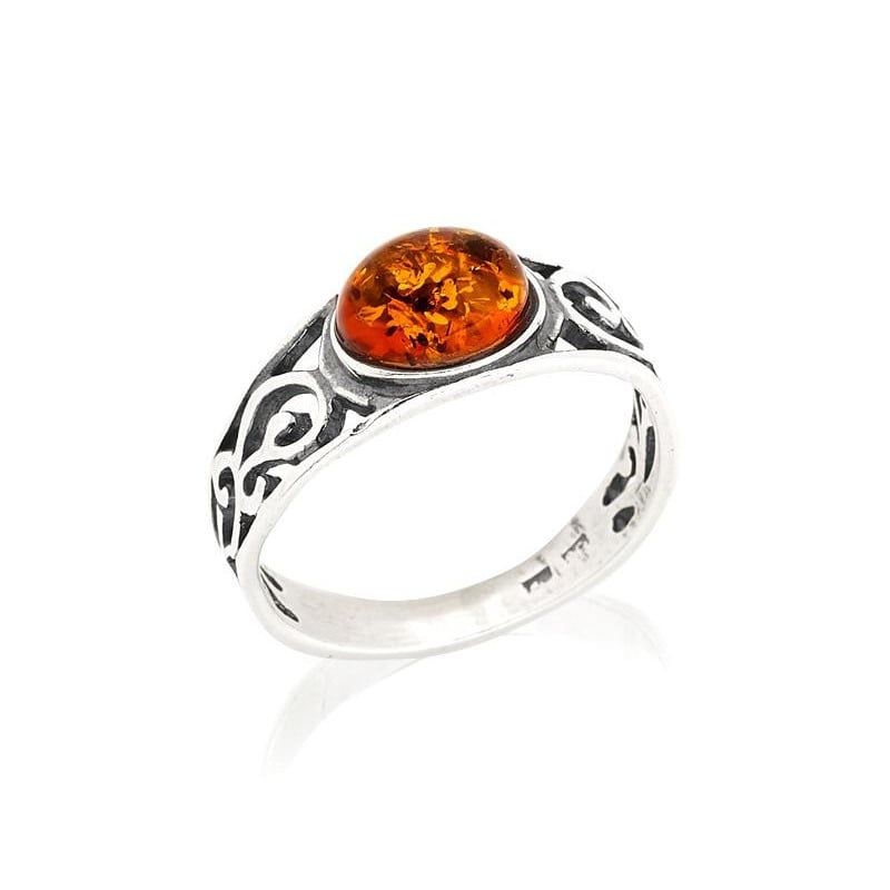 Anello ambra cognac — per ricordare la natura