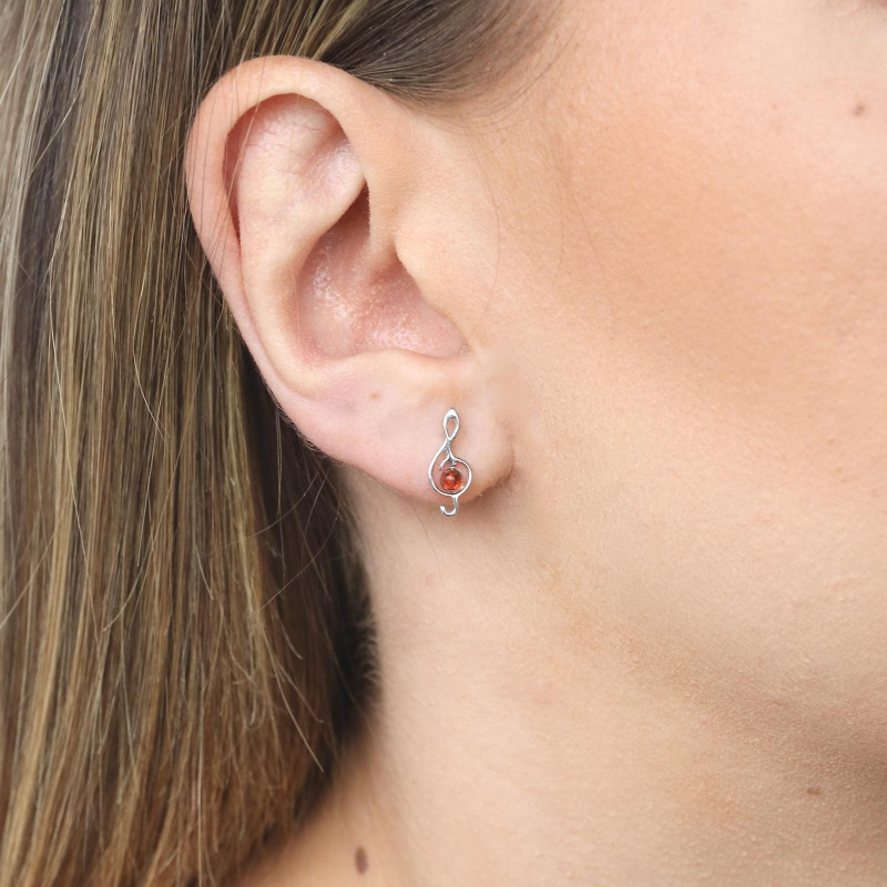 Orecchini a bottone con ambra naturale cognac in argento 925 rodiato — per custodire la tua luce interiore — foto 1