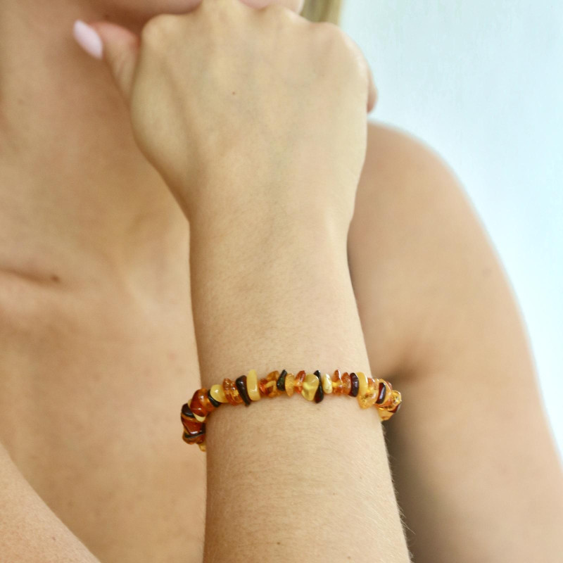 Bracciale in ambra multicolore con scaglie — per custodire la tua luce interiore — foto 2