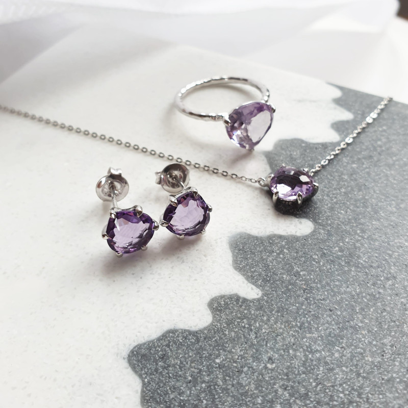 Anello cuore in argento 925 rodiato con ametista viola naturale — per custodire l'amore — foto 2