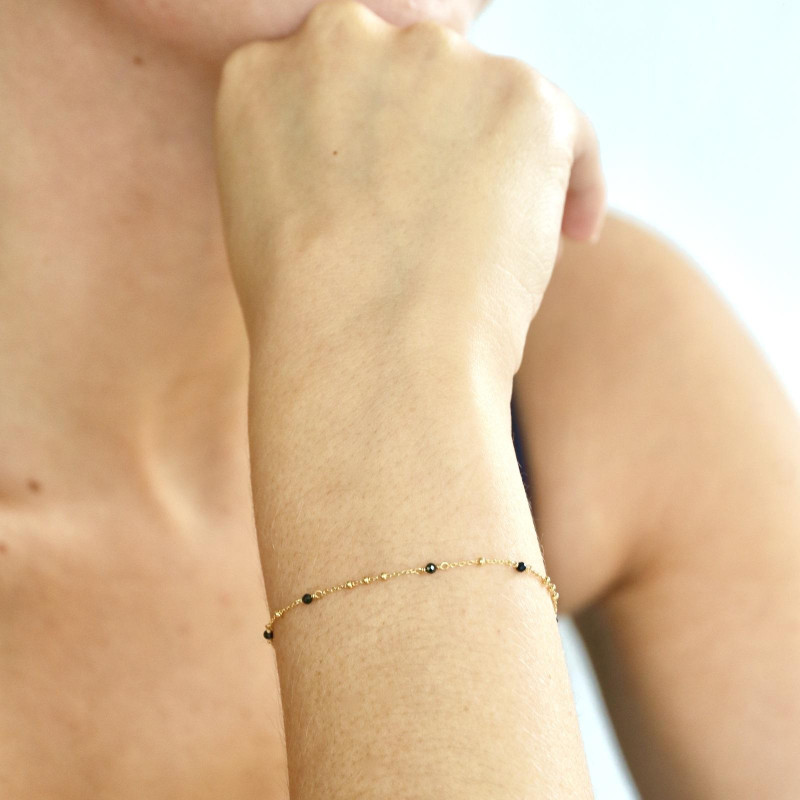 Bracciale in argento dorato 925 con spinello nero – per custodire la tua forza — foto 2