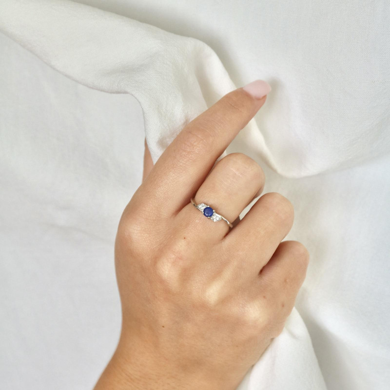 Anello di lapislazzuli blu naturale in argento 925 rodiato — per custodire la tua luce — foto 2