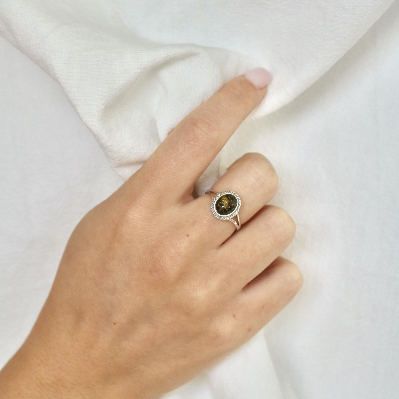Anello in argento invecchiato con ambra verde del Mar Baltico — per custodire la tua — foto 2