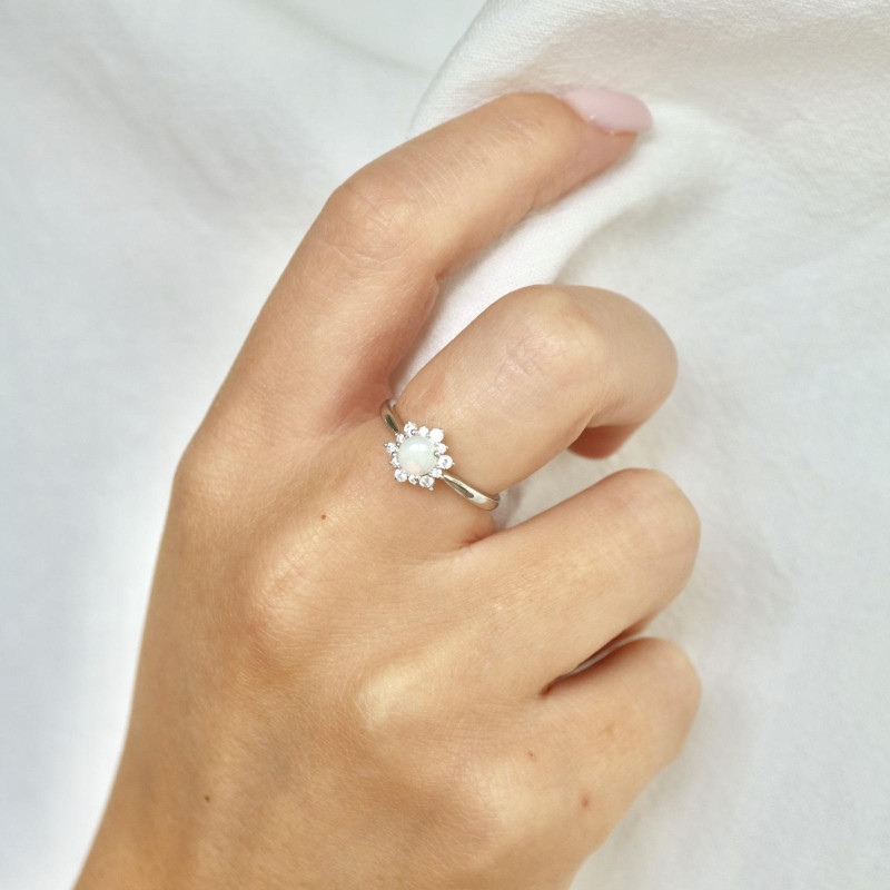 Anello in argento 925 rodiato con opale tondo — per custodire la tua luce interiore — foto 2
