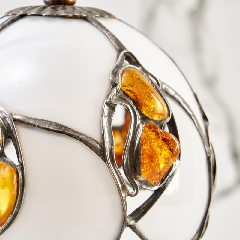 Lampada in ottone e vetro per un tocco di eleganza — arricchisce l'ambiente con la sua forma, per un angolo che ti somig — foto 1