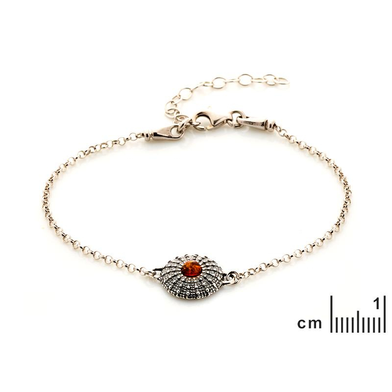 Bracciale in argento antico con ambra cognac – custodire la tua luce interna — per evocare il calore della vita — foto 1
