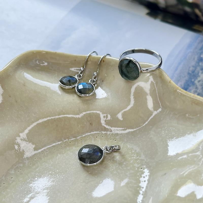 Anello labradorite multicolore — per esprimere la tua essenza — foto 2