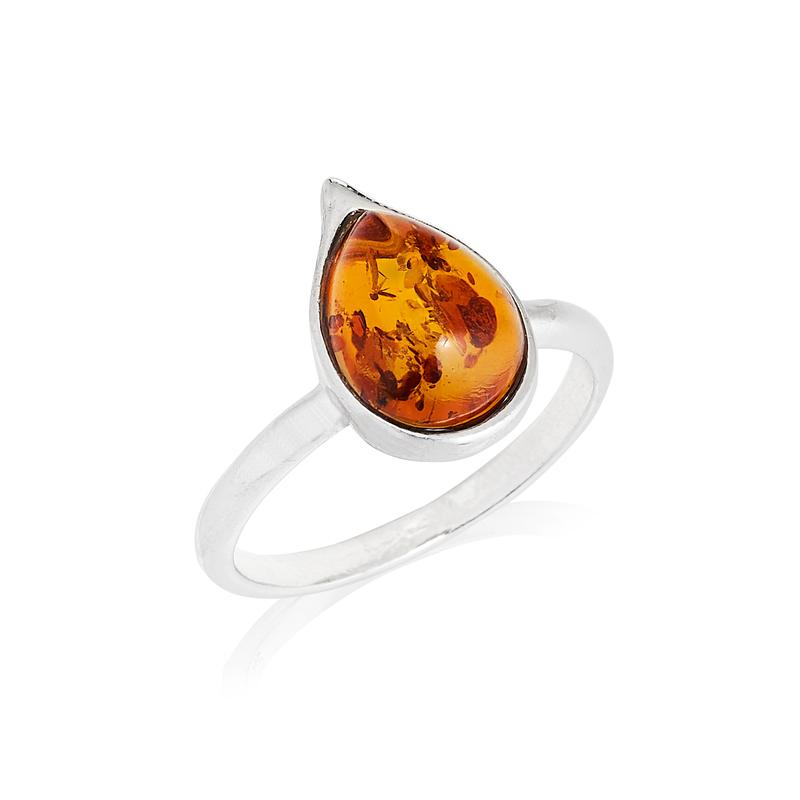 Anello a goccia in argento rodiato con ambra cognac — per custodire la tua luce interiore