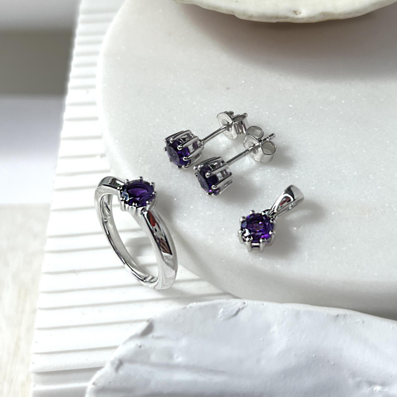 Anello tondo con zaffiro blu naturale — per evocare il mare — foto 1