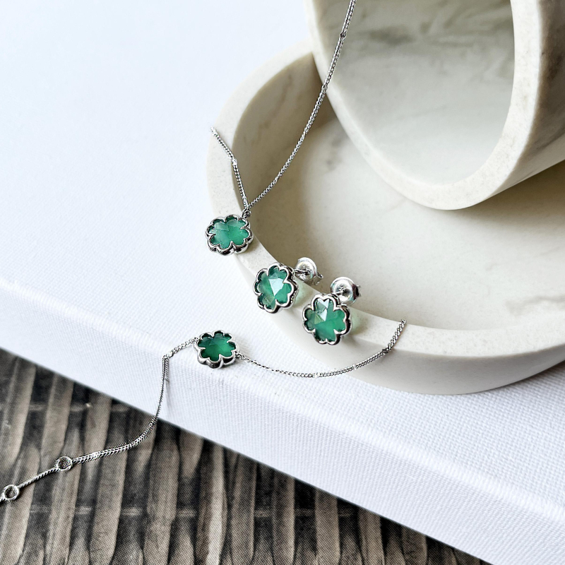 Collana trifoglio in onice verde — per ricordare il tuo viaggio — foto 2