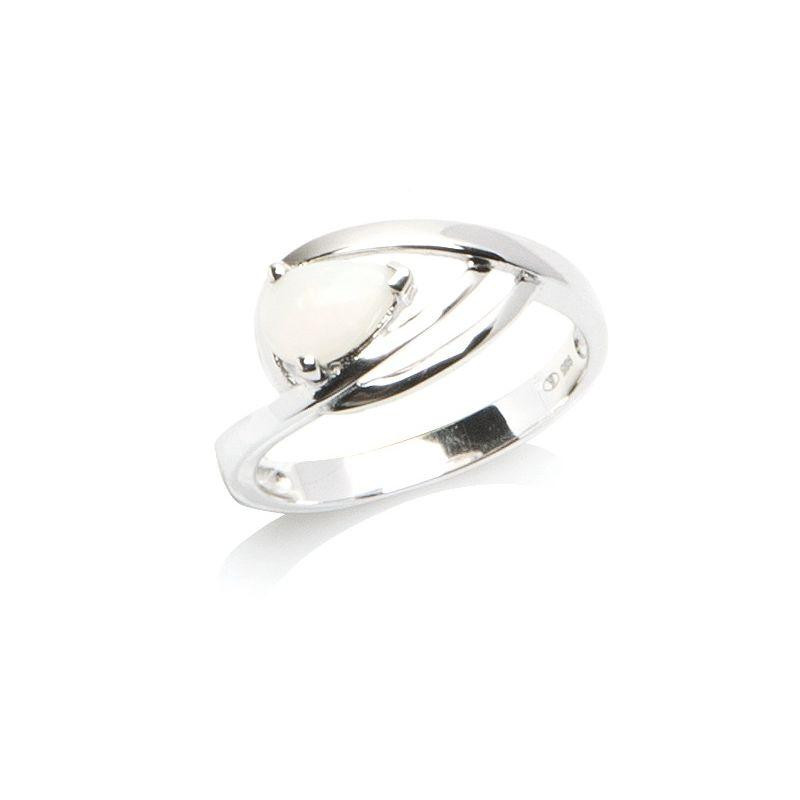 Anello opale bianco — per raccontare storie (cod. 8640)