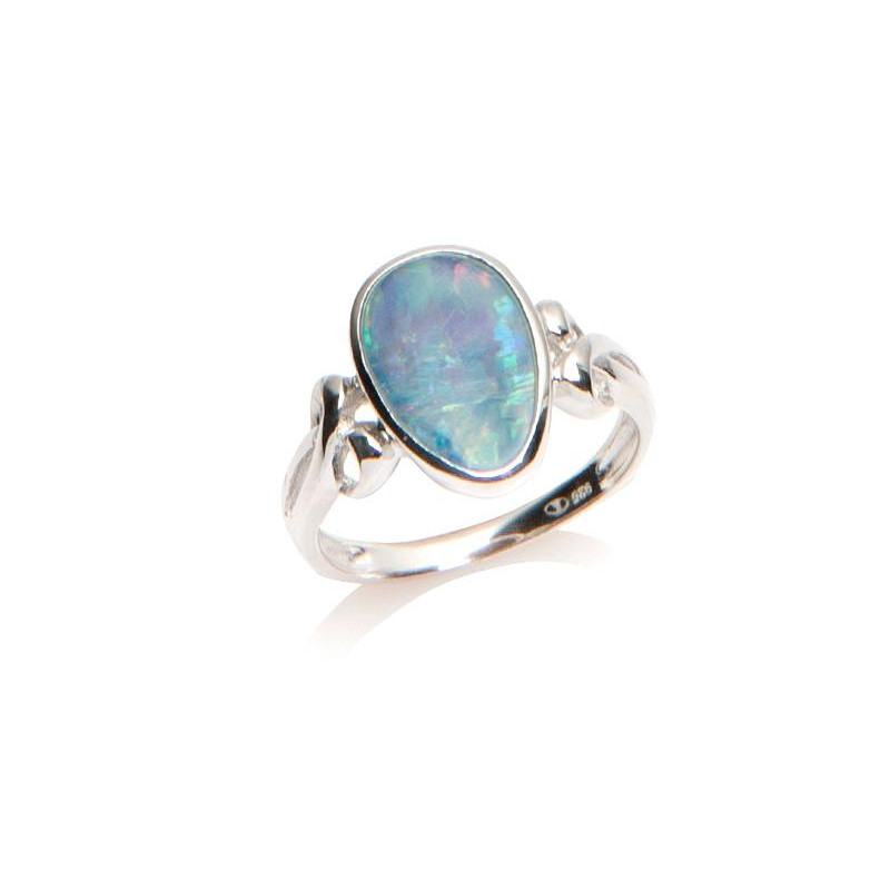 Anello opale blu — per evocare l'oceano