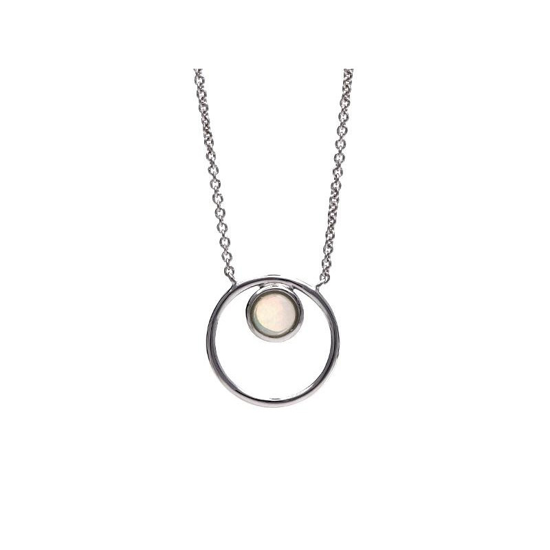 Collana in argento rodiato con opale bianco tondo — per custodire la tua luce interiore