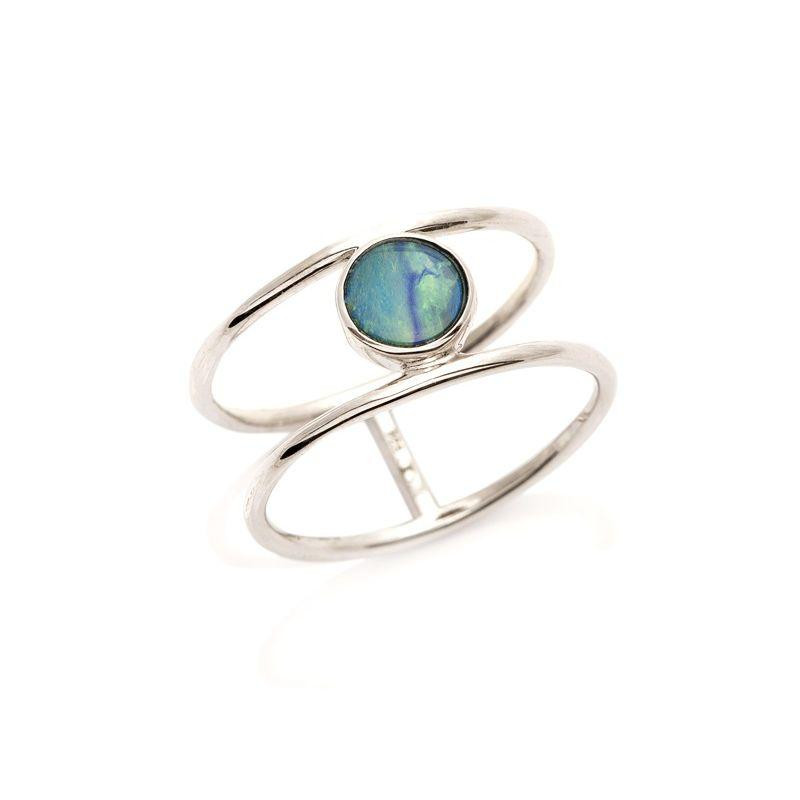 Anello opale blu tondo australiano — per evocare l'oceano