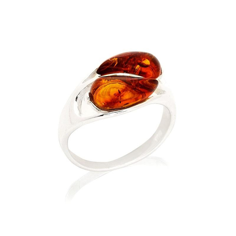 Anello multipietre e ambra cognac — per portare il sole di estate