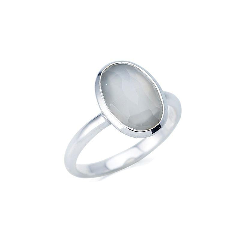 Anello in argento 925 rodiato con pietra di luna bianca — per custodire la luce interiore