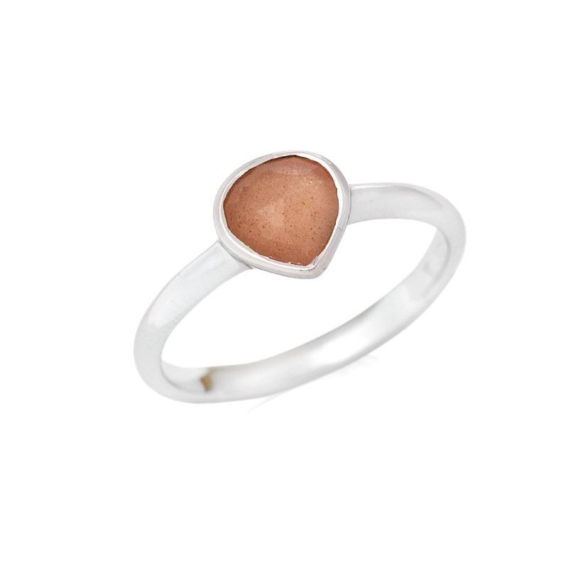 Anello cuore pietra luna rosa — per tenere vivo l'amore