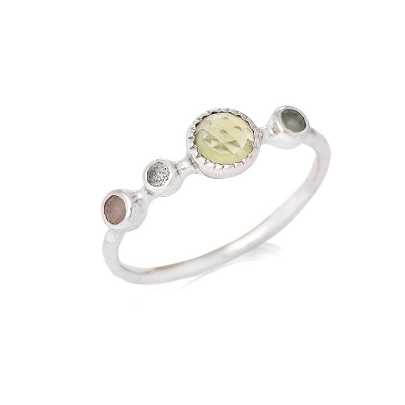 Anello pietre naturali multicolor — per raccontare storie