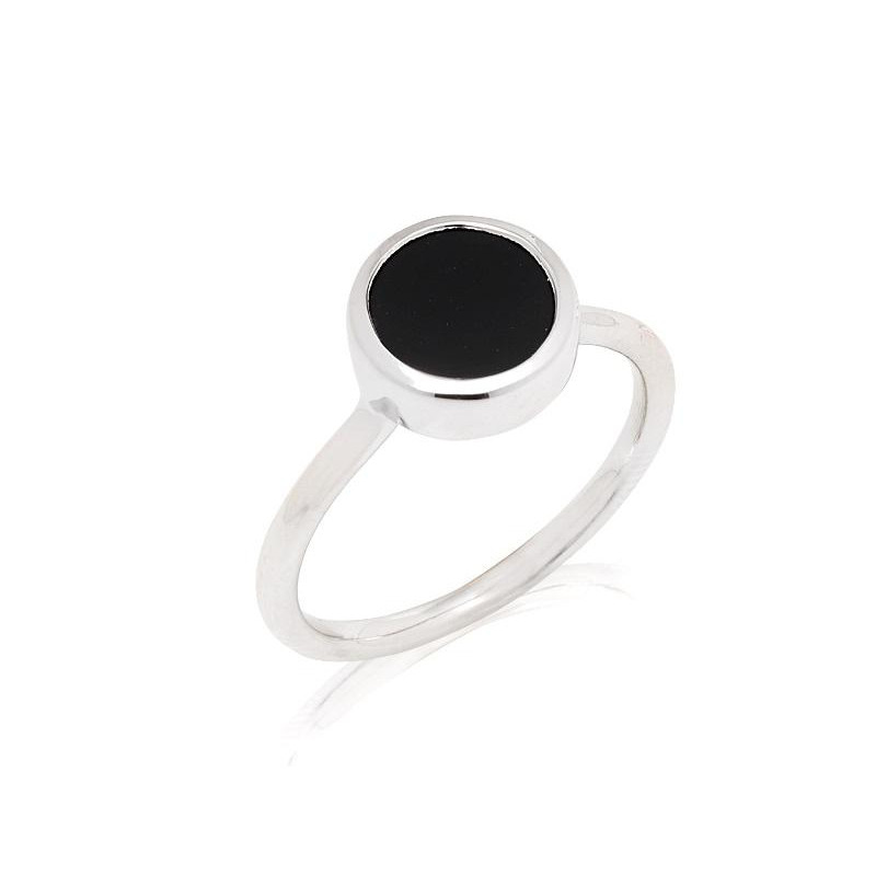 Anello in argento 925 rodiato con onice nera naturale — per custodire la tua forza