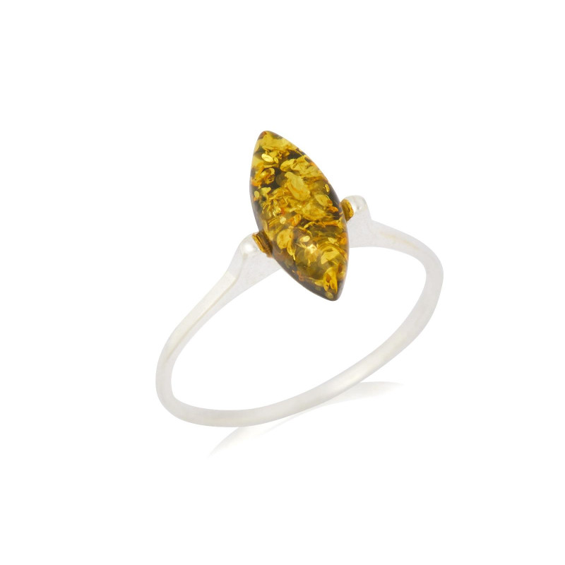 Anello in argento rodiato con ambra verde del Mar Baltico — per custodire la tua luce