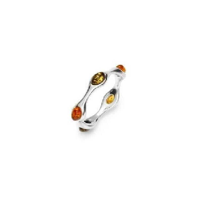 Anello in argento rodiato con ambra del Mar Baltico, per custodire la tua luce interiore — foto 1