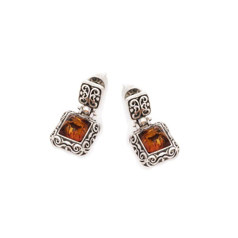 Orecchini pendenti quadrati ambra cognac — per portare con te un'intenzione