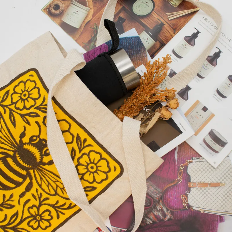 Nomad Sari Iconic Toni Tote Bag - Bee Kind - Naturale 10oz — foto 5