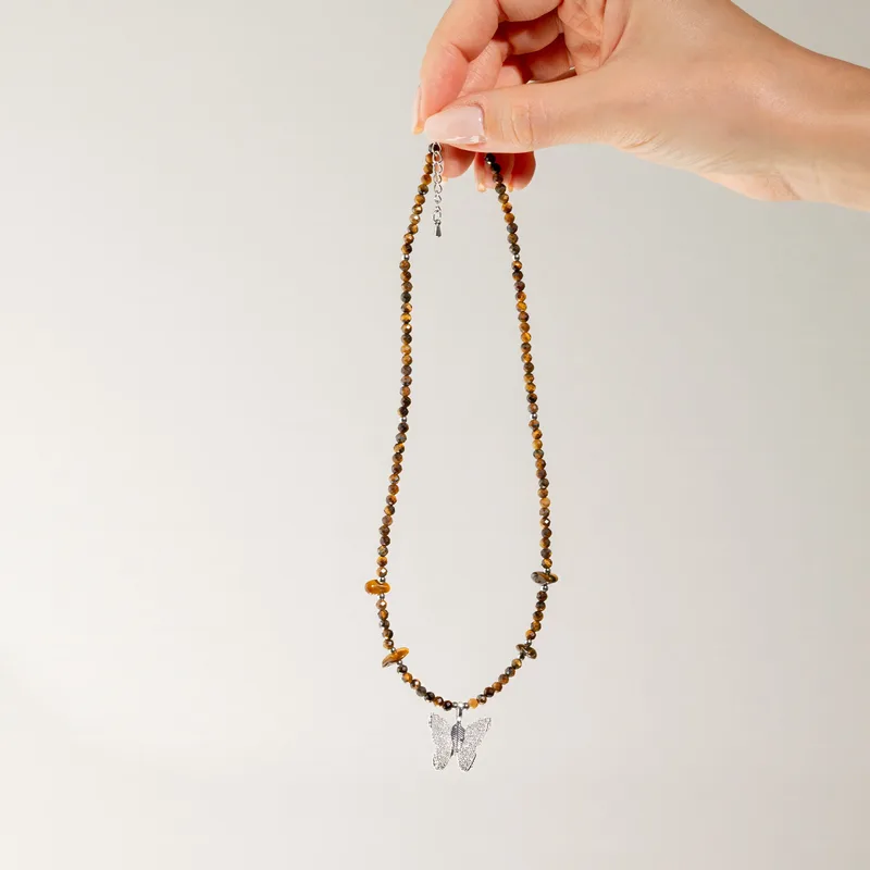 Collana con pietra opale tigre "Nymph" e ciondolo farfalla reale a foglie vere. — foto 2