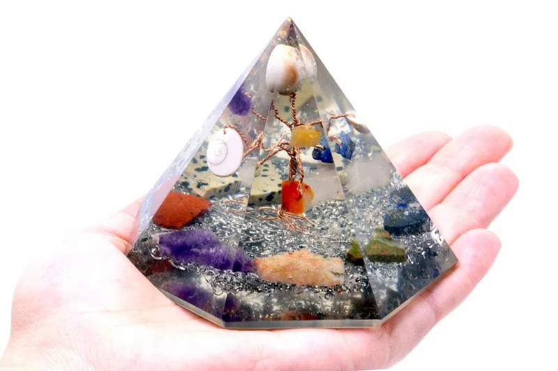 Orgonite 7 sided Pyramid Gemstone Wisdom Albero 90 mm — foto 1