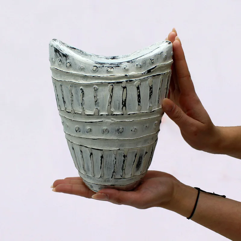Wide Neck Shaped Vase Crema 22cm — foto 1