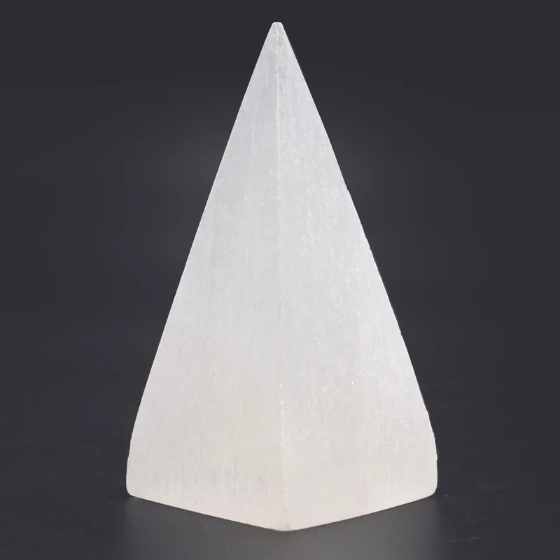 Selenite Pyramid 10 cm — foto 1