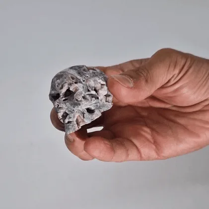 Calcite Geodes Carved Skull - — foto 1