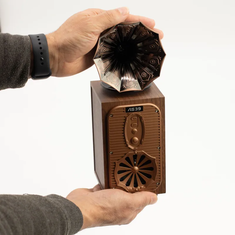Retro Tall Gramophone Speaker Bluetooth 8 watt