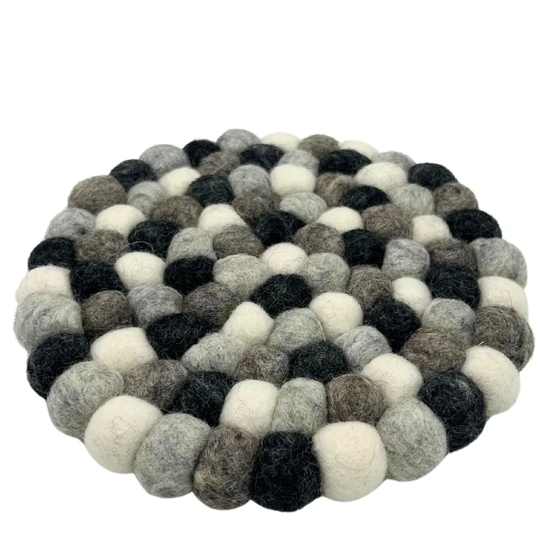 Felt Ball Round Placemat- 20cm Multi Grey Colour — foto 1