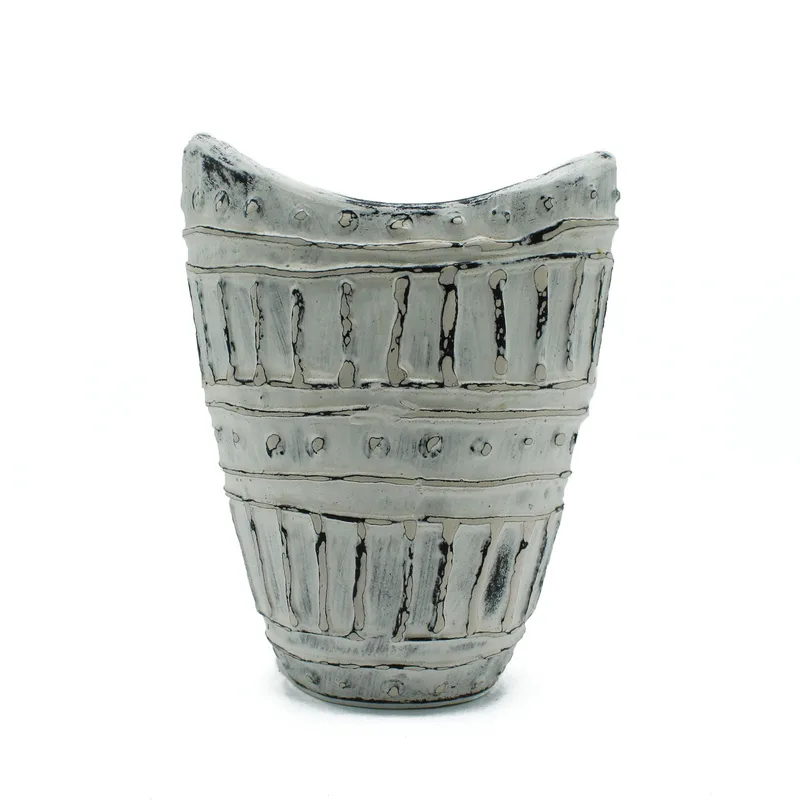 Wide Neck Shaped Vase Crema 22cm