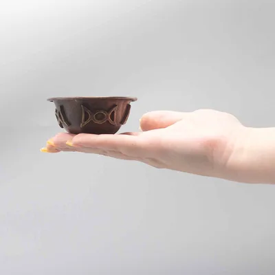 Antique Copper Ritual Bowl with Triple Moon 8x4cm — foto 1