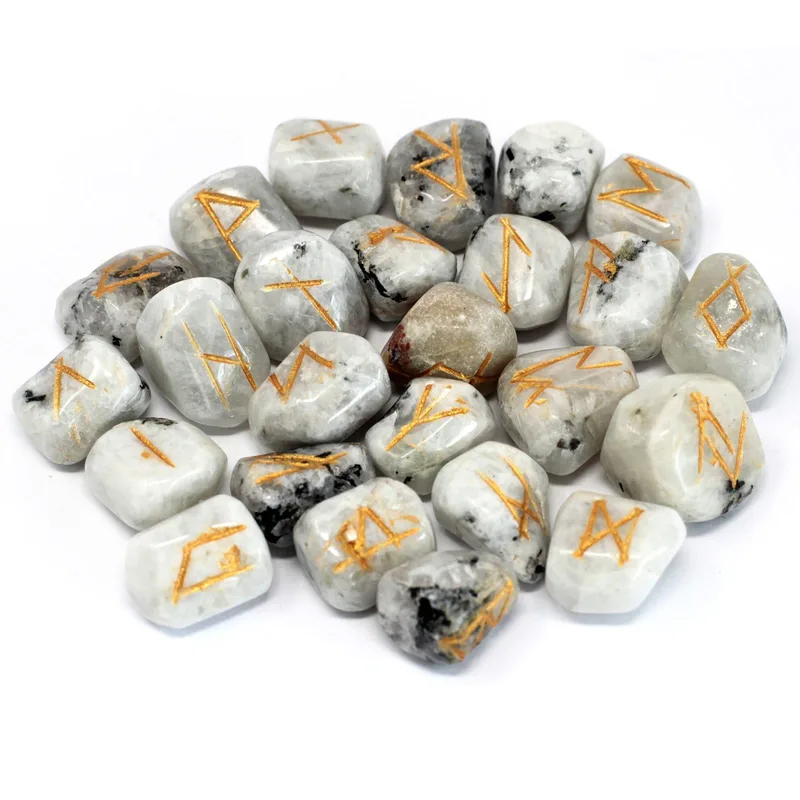 Runes Stone Set in Pouch Rainbow Moonstone — foto 1