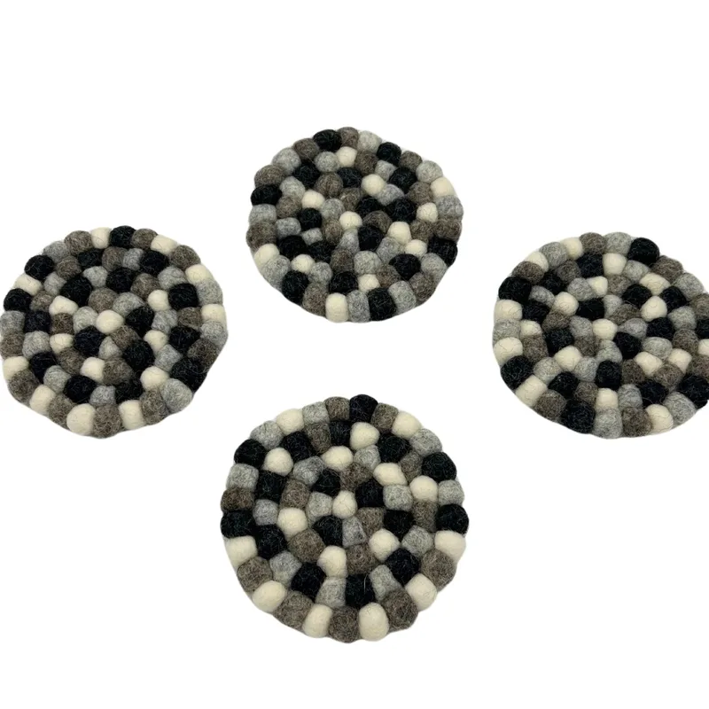 Felt Ball Round Coasters 10cm Multi Grey colour Set of 4) — foto 2