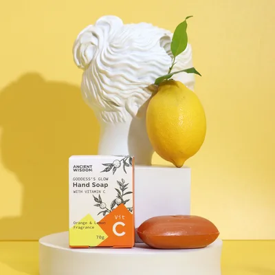 Brightening Vitamin C Hand Sapone with Essenziale Oils