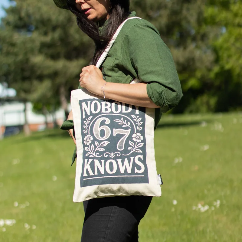 Nomad Sari Iconic Toni Tote Bag - Nobody Knows 67 - Naturale 10oz — foto 6