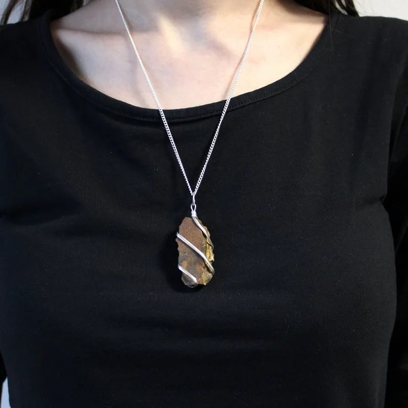 Cascade Wrapped Gemstone Necklace Rough Tiger Eye — foto 2