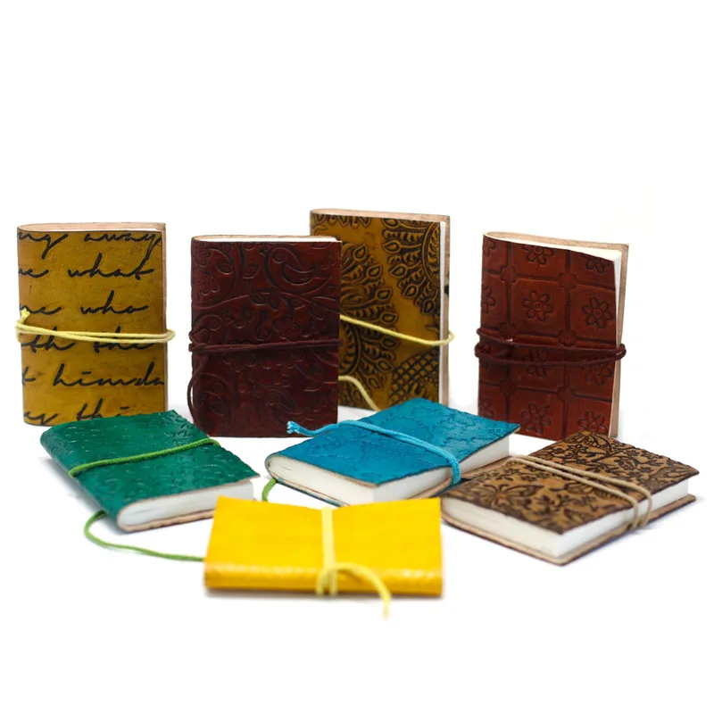 Mini Assorted Leather Notebook (10x7.5 cm) - 1 piece — foto 1