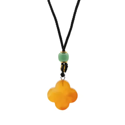 Collana con Ciondolo Pietra Naturale - Giade Rosse a Forma di Trifoglio
