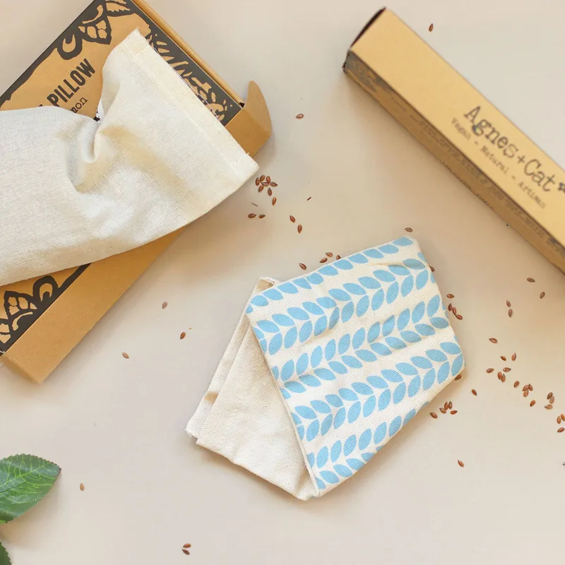 Agnes + Cat Eye Pillow Becalmed & Destressed — foto 1