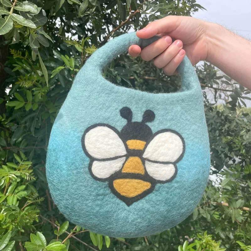 Water Felted Bee Bag One Handle with Magnet Blu Verde